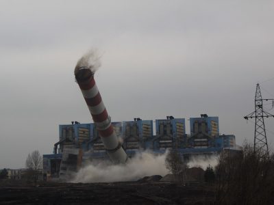 Runął komin Elektrowni Adamów